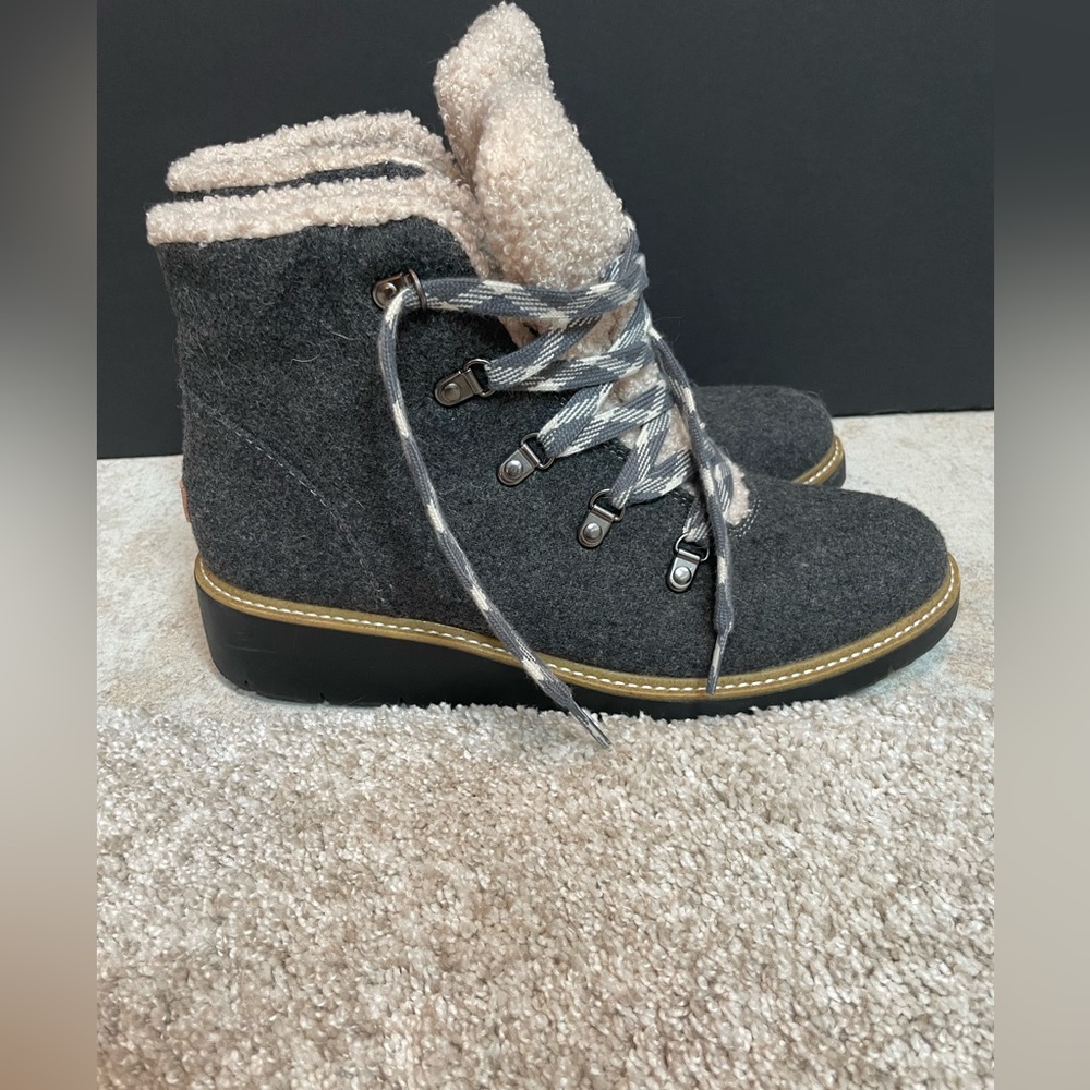Dr. School’s Shoes Women’s So Cozy Ankle Boot